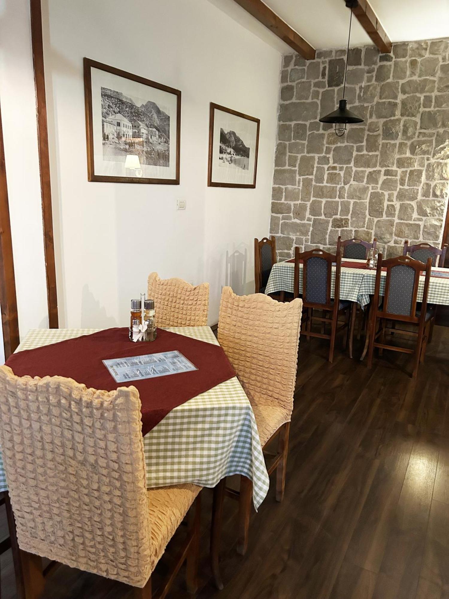 Restaurant & Apartments Jug ストモレ エクステリア 写真