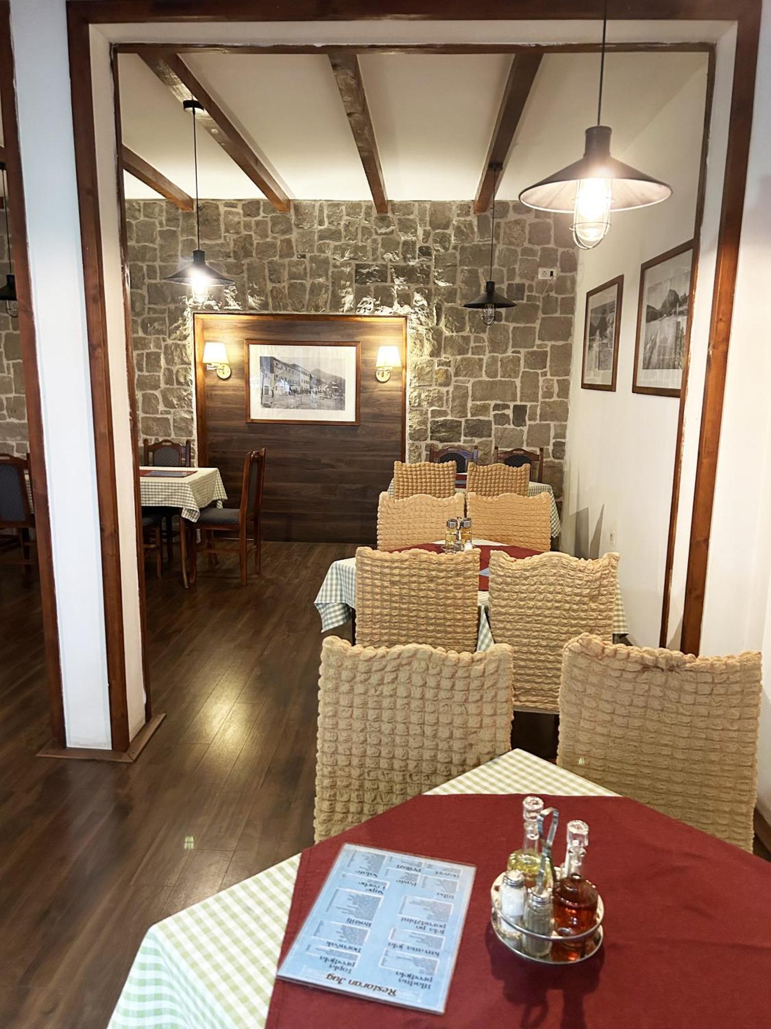 Restaurant & Apartments Jug ストモレ エクステリア 写真