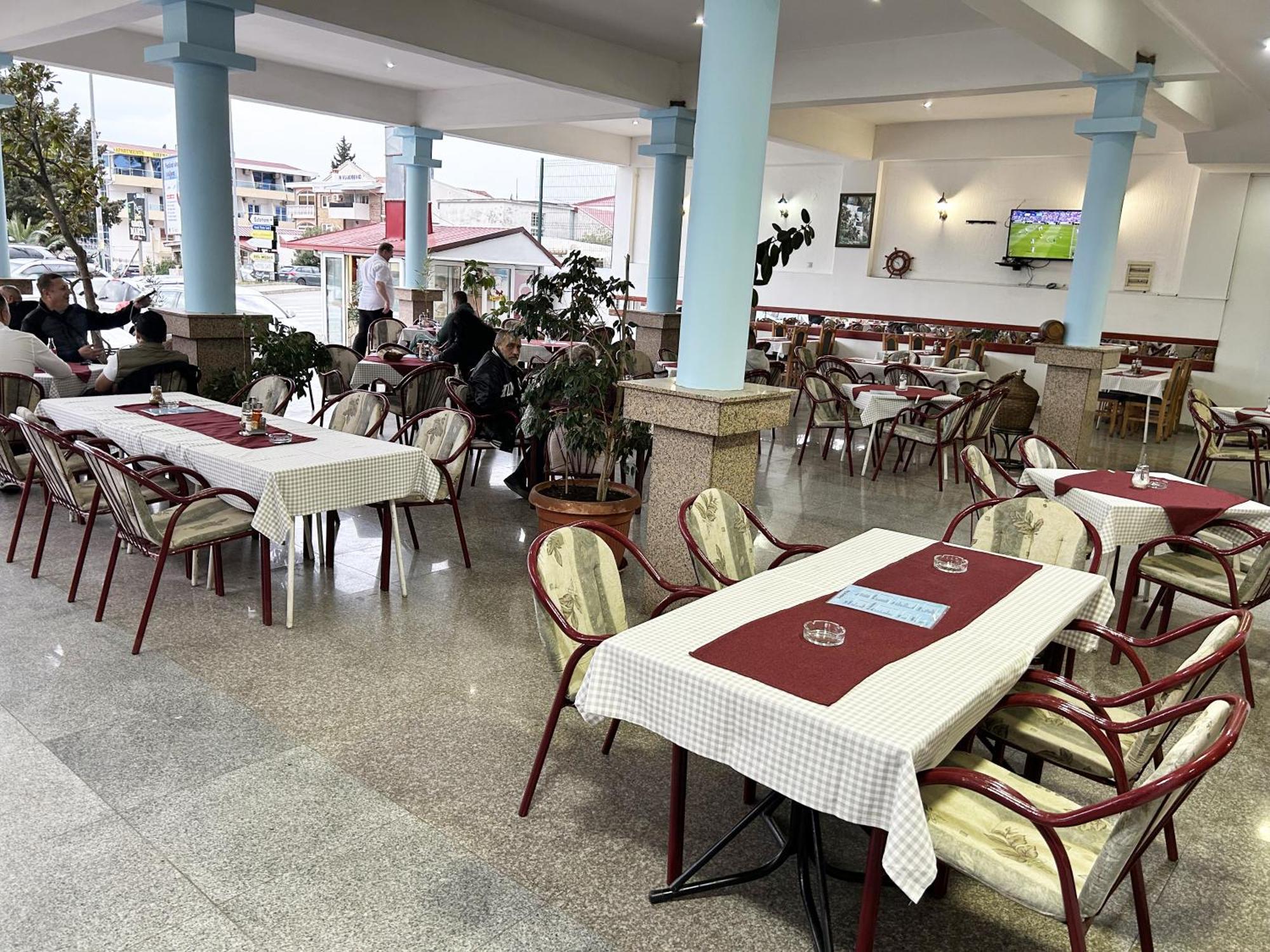Restaurant & Apartments Jug ストモレ エクステリア 写真