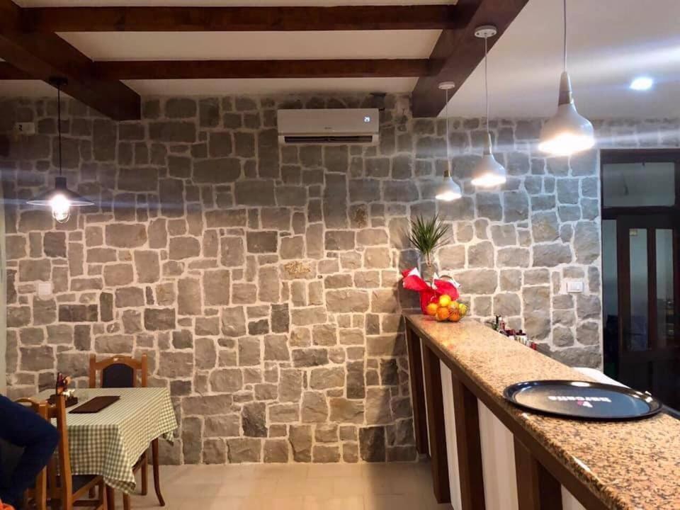 Restaurant & Apartments Jug ストモレ エクステリア 写真